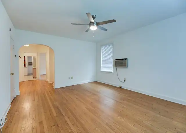 Property at 2614 41st St NW Unit 4, Washington, DC, 20007, 2 beds, 1 bath, [object Object]