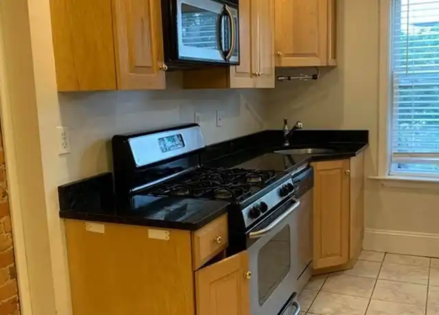 Property at 23 Aspinwall Ave Unit 4, Brookline, MA, 02446, 3 beds, 2 baths, [object Object]