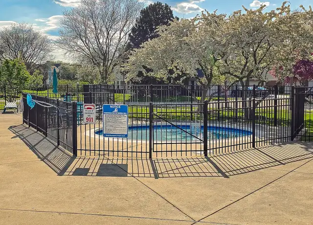 Photo of 101 E Fabish Dr #101, Buffalo Grove, IL 60089