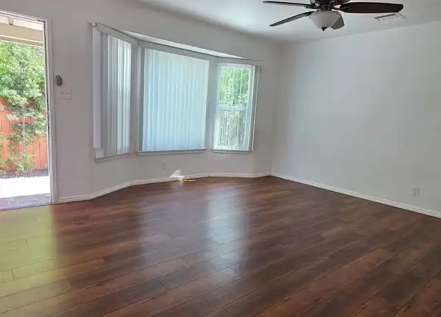 Property at 5444 Hermitage Ave, Valley Village, CA, 91607, 2 beds, 1 bath, [object Object]