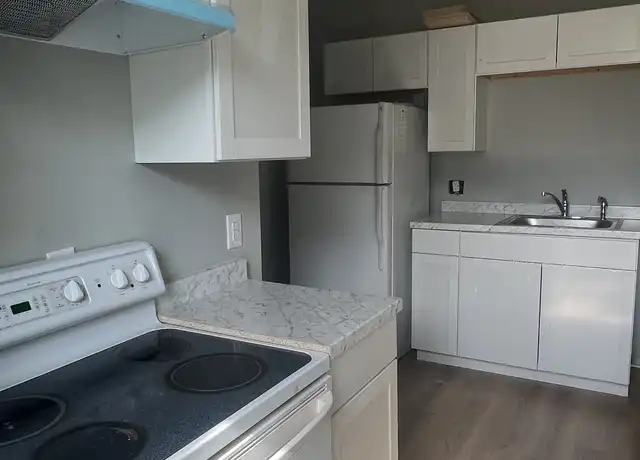 Property at 172 Pine St, Pawtucket, RI, 02860, 2 beds, 1 bath, [object Object]