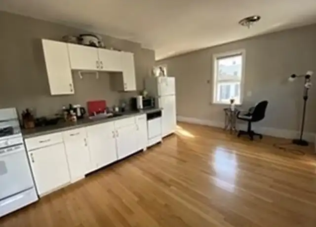 Property at 313 W 3rd St Unit 2, South Boston, MA, 02127, 2 beds, 1 bath, [object Object]