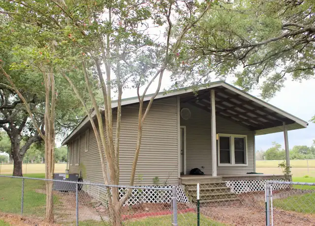 Property at 12250 McCrocklin Rd, Brenham, TX, 77833, 2 beds, 1 bath, [object Object]