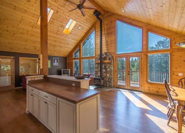 Photo of 12139 Pine Forest Rd, Truckee, CA 96161