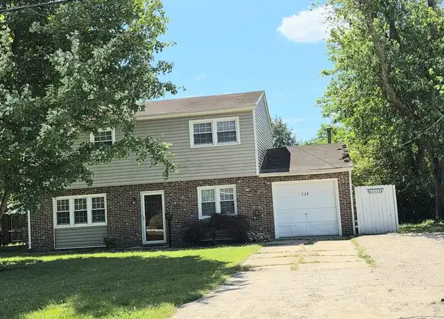 Property at 124 Eastwood Dr, Newport News, VA, 23602, 4 beds, 2.5 baths, [object Object]