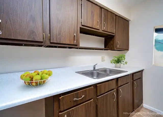 Property at Spring Creek Apartments - 475 Gilpin Dr, Springboro, OH, 45066, 2 beds, 1 bath, [object Object]