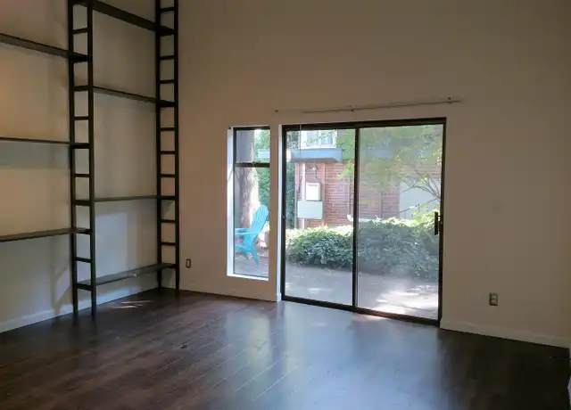 Property at 5231 22nd Ave NE Unit 2, Seattle, WA, 98105, 1 bed, 1 bath, [object Object]