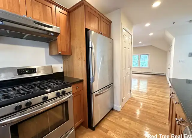 Property at 10 Selkirk Rd #4, Brighton, MA, 02135, 1 bed, 1 bath, [object Object]