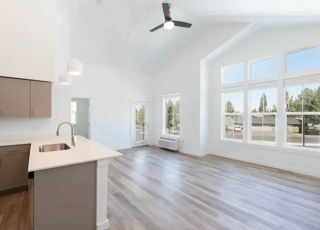 Photo of 2337 NE Ocker Dr, Bend, OR 97701
