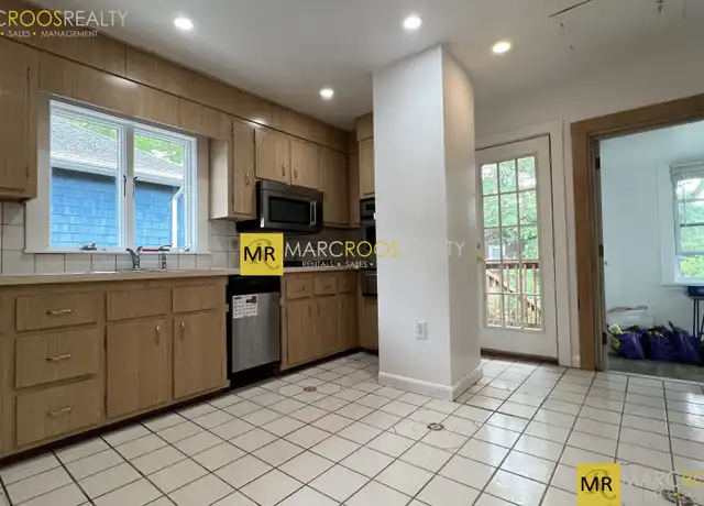 Property at 24 Chetwynd Rd Unit 2, Somerville, MA, 02144, 5 beds, 1 bath, [object Object]
