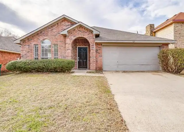 Property at 927 Simon Dr, Cedar Hill, TX, 75104, 4 beds, 2 baths, [object Object]