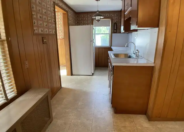 Property at 208 Pratt Rd Unit 1, Fitchburg, MA, 01420, 3 beds, 1 bath, [object Object]