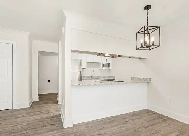 Property at The Warwick - Utilities Included - 8001 Jefferson Hwy, Baton Rouge, LA, 70809, 1-2 bed, 1-2 bath, [object Object]