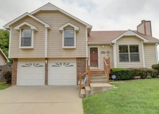Property at 417 SE Bristol Dr, Lees Summit, MO, 64063, 3 beds, 2 baths, [object Object]