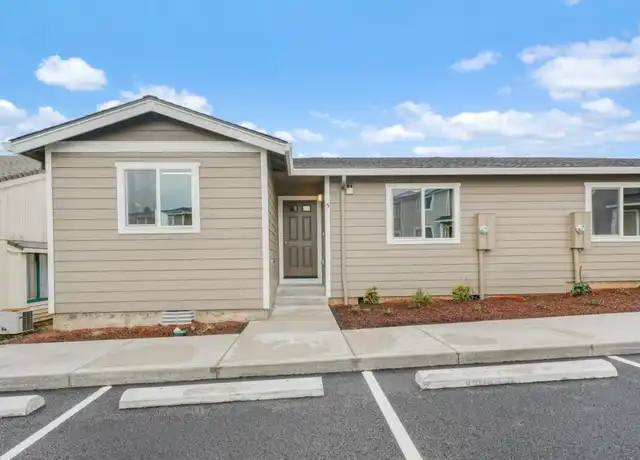 Property at 352 NE Evergreen Ct #5, Dallas, OR, 97338, 2 beds, 1 bath, [object Object]
