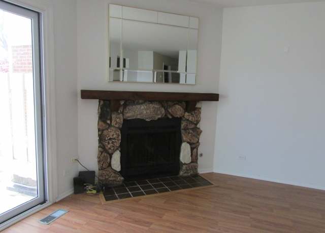 Photo of 1160 Northbury Ln Unit C1, Wheeling, IL 60090