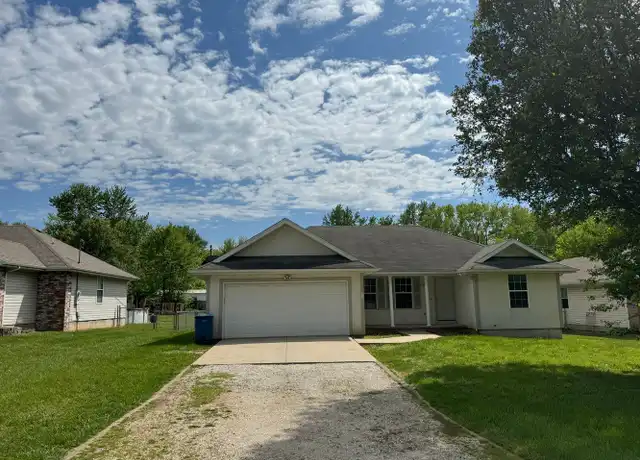 Property at 206 W Nixon Dr, Strafford, MO, 65757, 3 beds, 2 baths, [object Object]