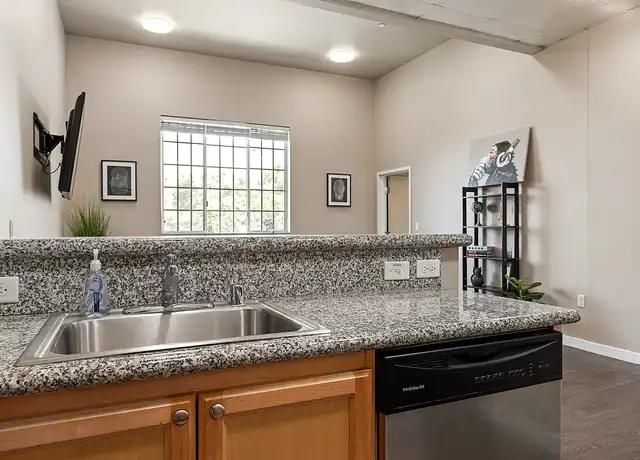 Property at The Row House - 630 W 28th St, Los Angeles, CA, 90007, 2 beds, 2-3 baths, [object Object]
