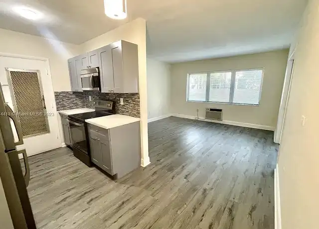Property at 218 Santillane Ave, Coral Gables, FL, 33134, 1 bed, 1 bath, [object Object]