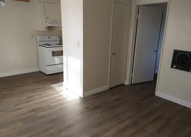 Property at Villa Azusa - 200 E Gladstone St, Azusa, CA, 91702, 1 bed, 1 bath, [object Object]