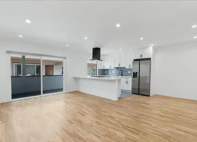 Property at 652 Hayworth Ave Unit 06, Los Angeles, CA, 90048, 1 bed, 1 bath, [object Object]
