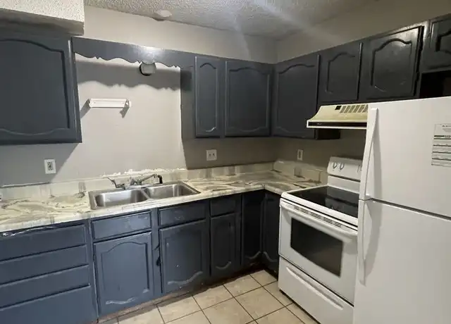 Property at 3684 W 4th St, Waterloo, IA, 50701, 2 beds, 1 bath, [object Object]