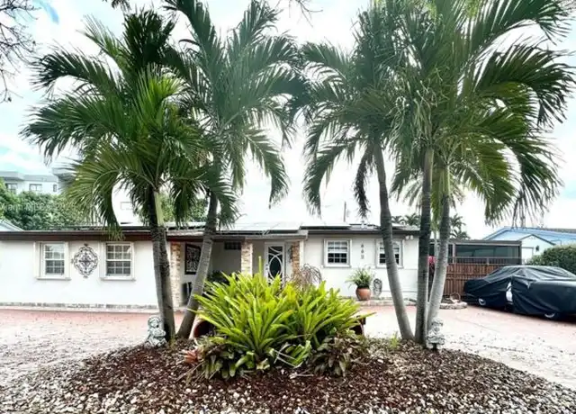 Property at 660 W 70th Pl, Hialeah, FL, 33014, 3 beds, 3 baths, [object Object]