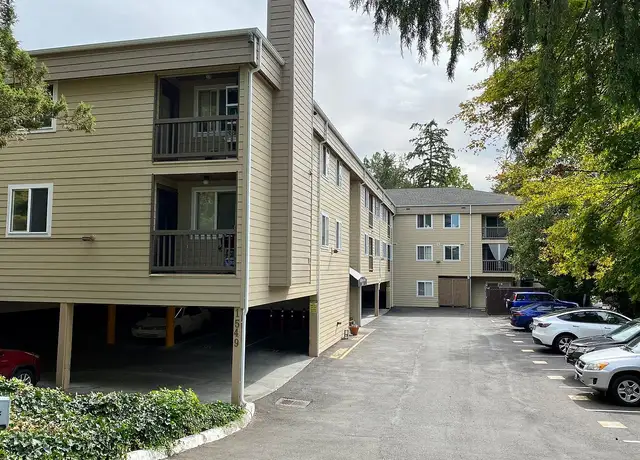 Photo of 1549 NE 177th St, Shoreline, WA 98155