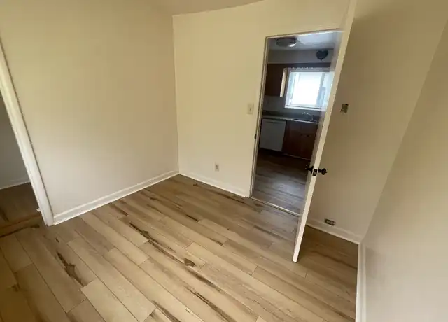 Property at 422 Pine St, Weed, CA, 96094, 3 beds, 1 bath, [object Object]