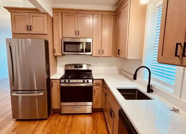 Property at 2306 N Hoyne Ave Unit 2R, Chicago, IL, 60647, 1 bed, 1 bath, [object Object]