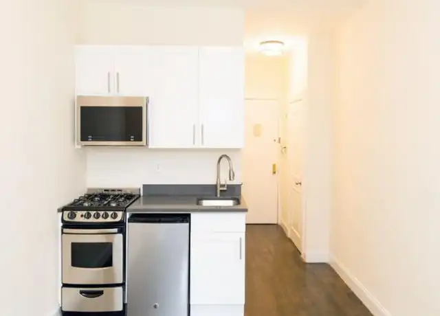 Property at 24 Jane St, New York, NY, 10014, 0 beds, 1 bath, [object Object]