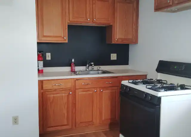 Property at 13 Amity St Apt 2, Elizabeth, NJ, 07202, 1 bed, 1 bath, [object Object]
