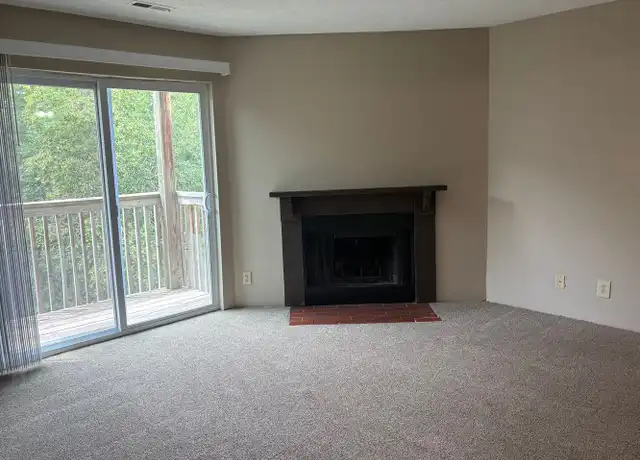 Property at 10919 Cottonwood Ln Unit 22, Omaha, NE, 68164, 2 beds, 1 bath, [object Object]