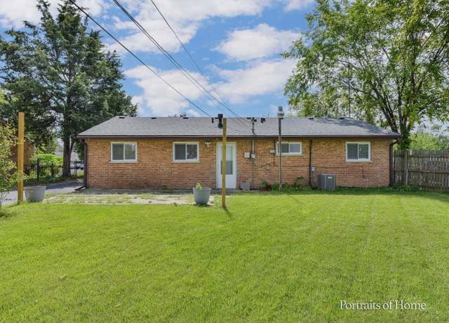Photo of 156 Fairwood Dr, Bolingbrook, IL 60440