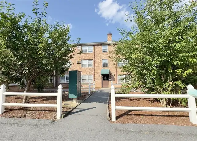 Property at 160 Tyngsboro Rd Unit 17C, North Chelmsford, MA, 01863, 2 beds, 1 bath, [object Object]