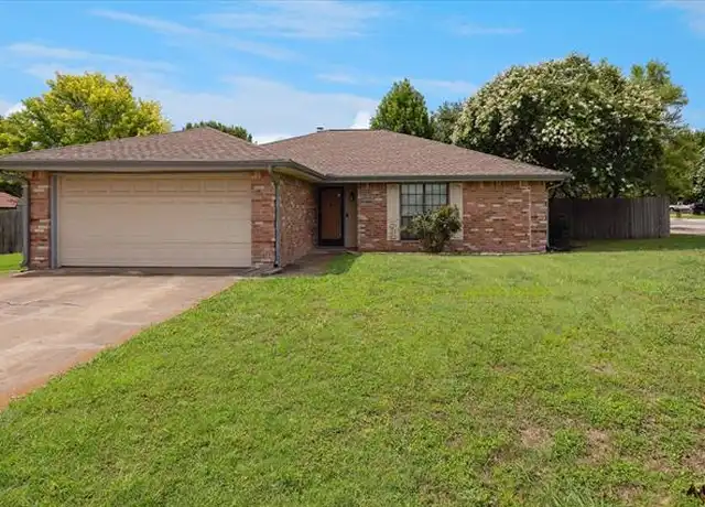 Property at 10165 Peppertree Ln, Fort Worth, TX, 76108, 3 beds, 2 baths, [object Object]