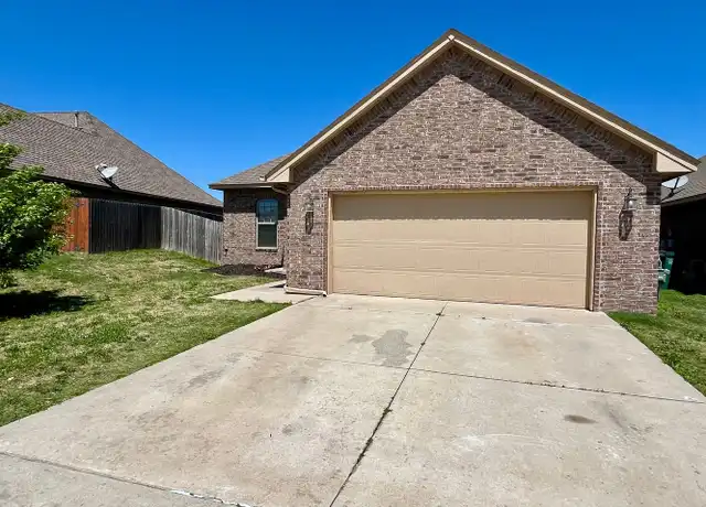 Property at 10809 NW 117th Pl, Yukon, OK, 73099, 4 beds, 2 baths, [object Object]