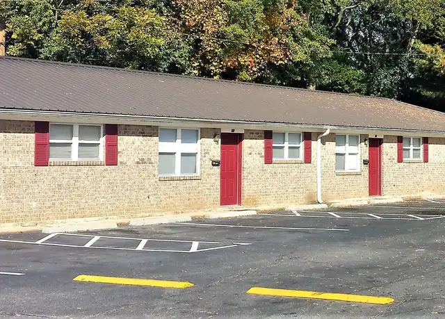 Property at 19 Fortner Ave Unit 21, Greenville, SC, 29611, 2 beds, 1 bath, [object Object]