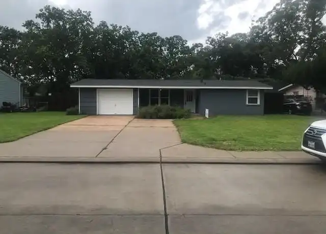 Property at 151 Oak Dr, Lake Jackson, TX, 77566, 4 beds, 2 baths, [object Object]