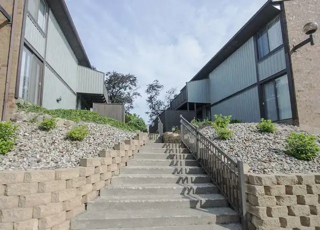 Property at London Square Apartments - 2740 Shaftesbury Dr NW, Canton, OH, 44708, 2 beds, 1-2 bath, [object Object]