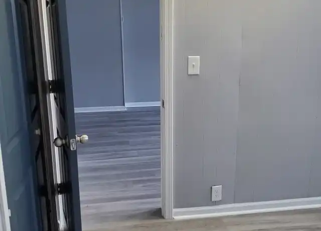 Property at 890 Rice St Unit 1, St Paul, MN, 55117, 1 bed, 1 bath, [object Object]