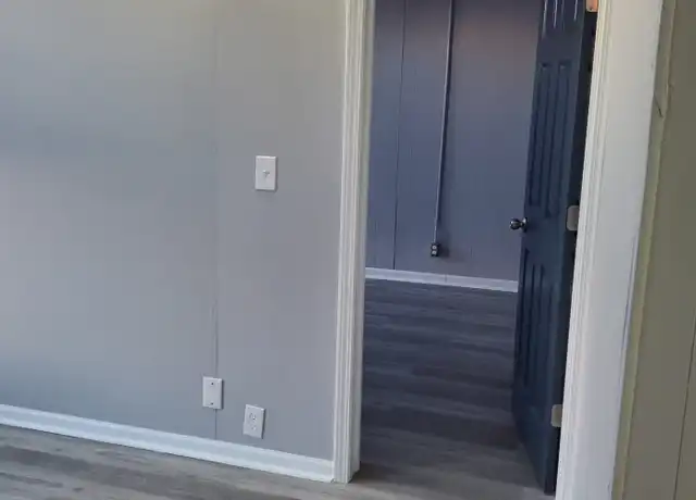 Property at 890 Rice St Unit 1, St Paul, MN, 55117, 1 bed, 1 bath, [object Object]