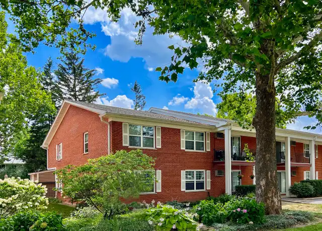 Property at 775 Pershing Ave Unit 3-B, Glen Ellyn, IL, 60137, 2 beds, 1.5 baths, [object Object]