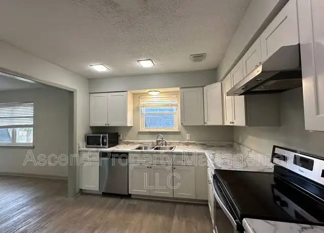 Property at 1801 Bailey Ave Unit B, Chattanooga, TN, 37404, 2 beds, 1 bath, [object Object]