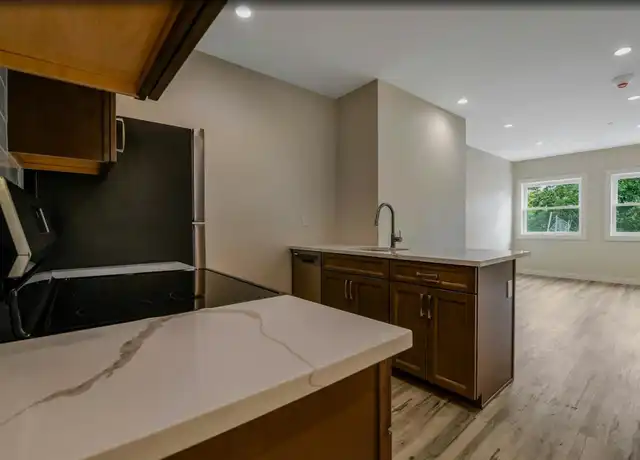 Property at 400 New York Ave Unit 2, Huntington, NY, 11743, 1 bed, 1 bath, [object Object]