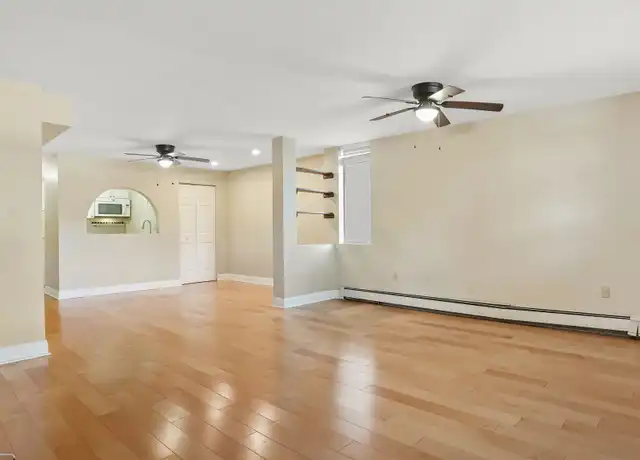 Property at 15 Ellsworth St #6, Bridgeport, CT, 06605, 1 bed, 1 bath, [object Object]