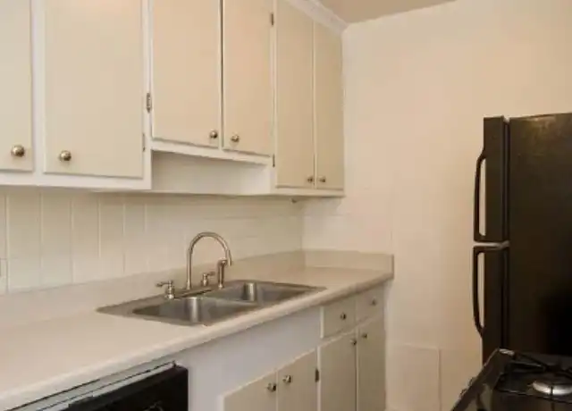 Property at The Franklin Roosevelt Apartments - 1160 N Sherman St, Denver, CO, 80203, 0-1 beds, 1 bath, [object Object]