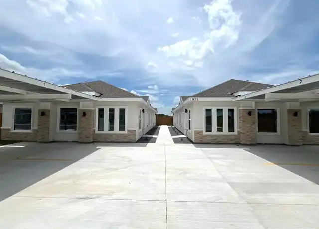 Property at 1025 N Woodson Ave Unit 2, Edinburg, TX, 78541, 2 beds, 2 baths, [object Object]