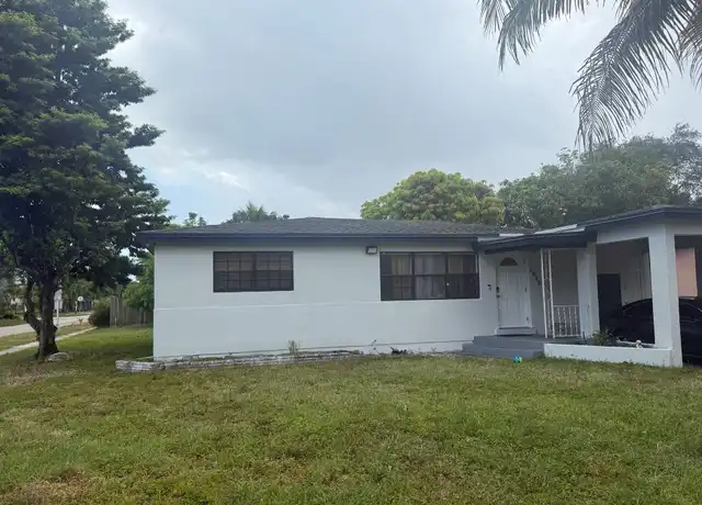 Property at 2800 SW 9th St, Fort Lauderdale, FL, 33312, 4 beds, 2 baths, [object Object]