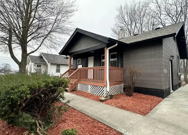 Property at 605 E 7 1/2 St N, Newton, IA, 50208, 2 beds, 1 bath, [object Object]